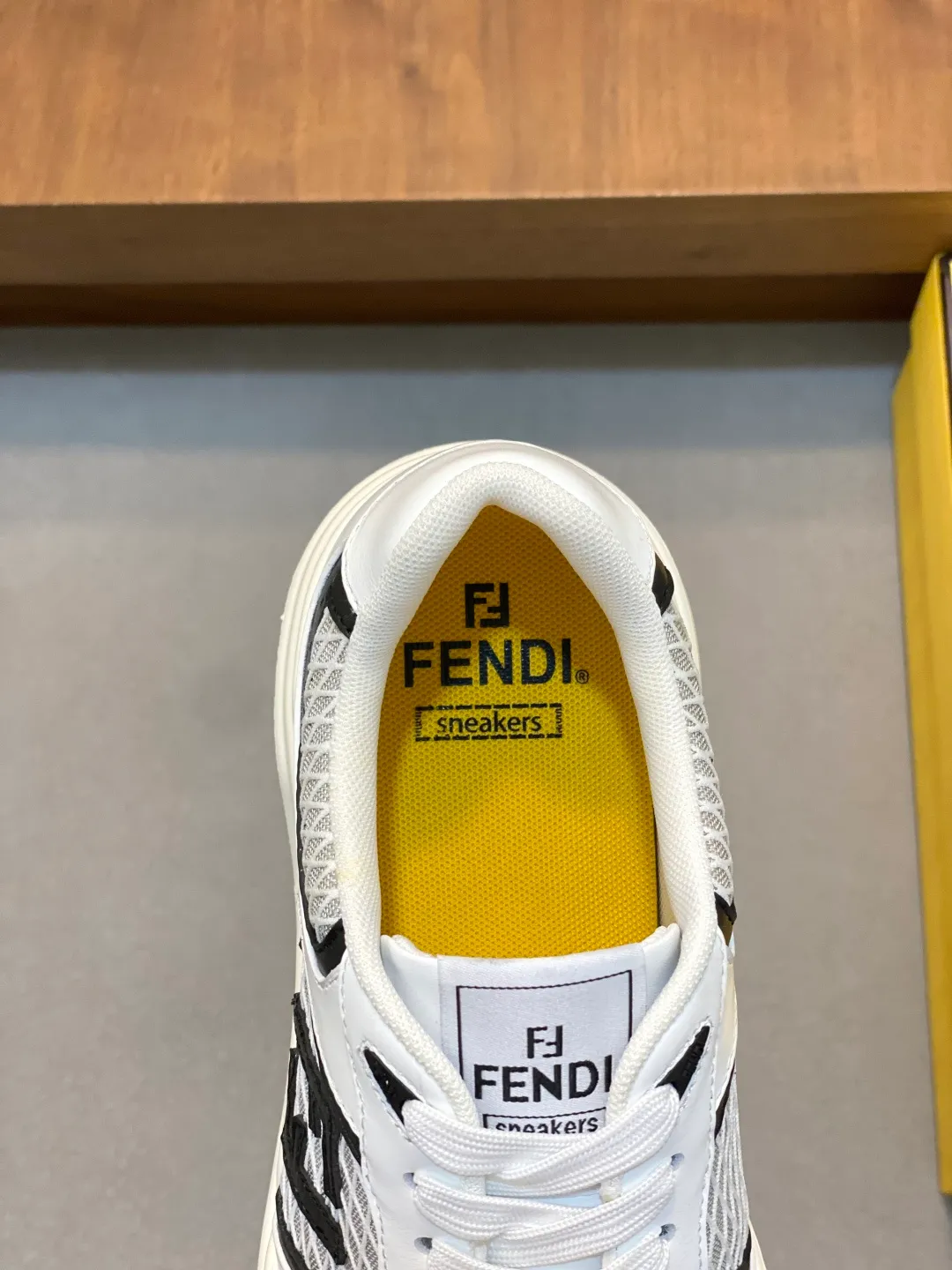 💰780 [FENDI] Fendi - high-end quality original order 🔍🔍🔍 casual sports shoes - Upper: 🔝 Nappa calfskin spliced breathable mesh injection molded brand logo plastic module - Lining: brand canvas - Outsole: ultra-light T men's shoes 💰R foam rubber; molded outsole - Ultra-high quality control · Fine workmanship: highlighted (high-end · extravagant · grade) -Size: 39-44 (38, 45, can be customized)